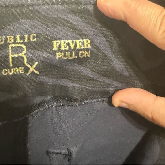 Rock & Republic Black Patterned Jeggings - Picture 4 of 6